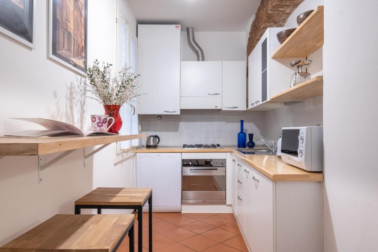 Lo Scrigno Delle 2 Torri! Nel Cuore Del Centro, Vicino A Via Rizzoli Bologna Luaran gambar